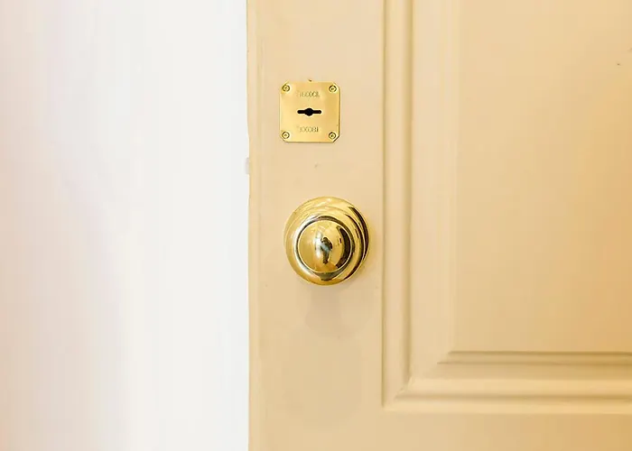 Belem Place - Free Parking Area